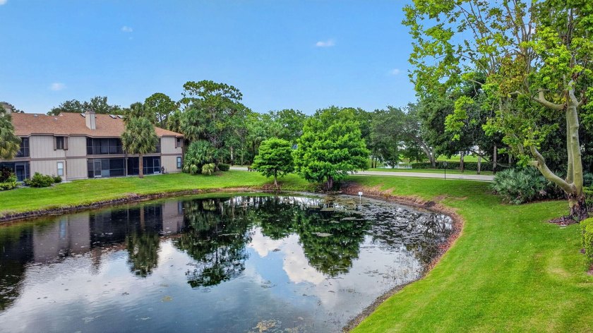 Beautiful 3 bedroom, 2 bathroom townhome with water view. See - photo 37