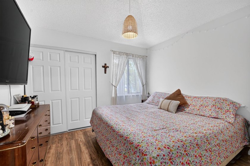 Beautiful 3 bedroom, 2 bathroom townhome with water view. See - photo 39