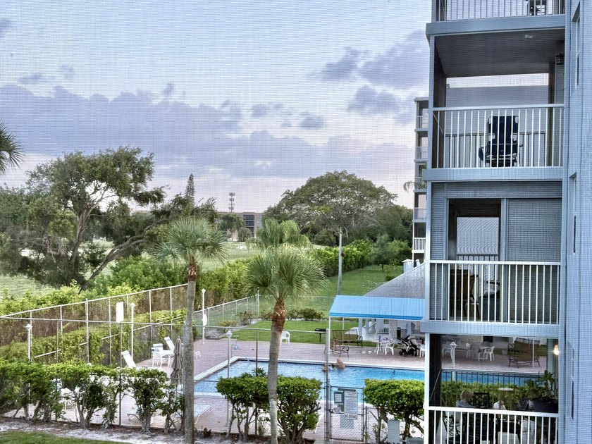 Live in the heart of Boca Raton in this spacious 2-bedroom - photo 14