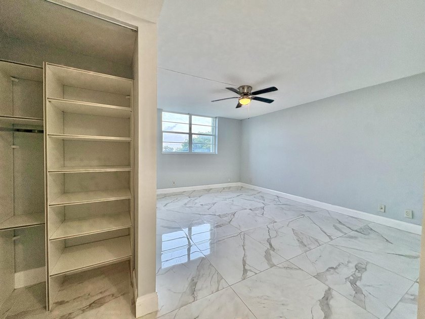 Live in the heart of Boca Raton in this spacious 2-bedroom - photo 19