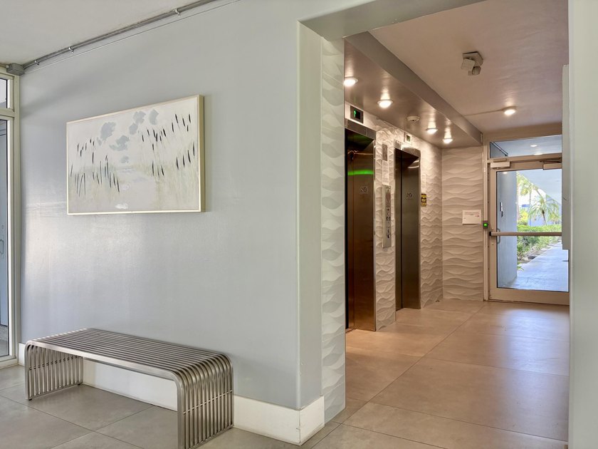 Live in the heart of Boca Raton in this spacious 2-bedroom - photo 29