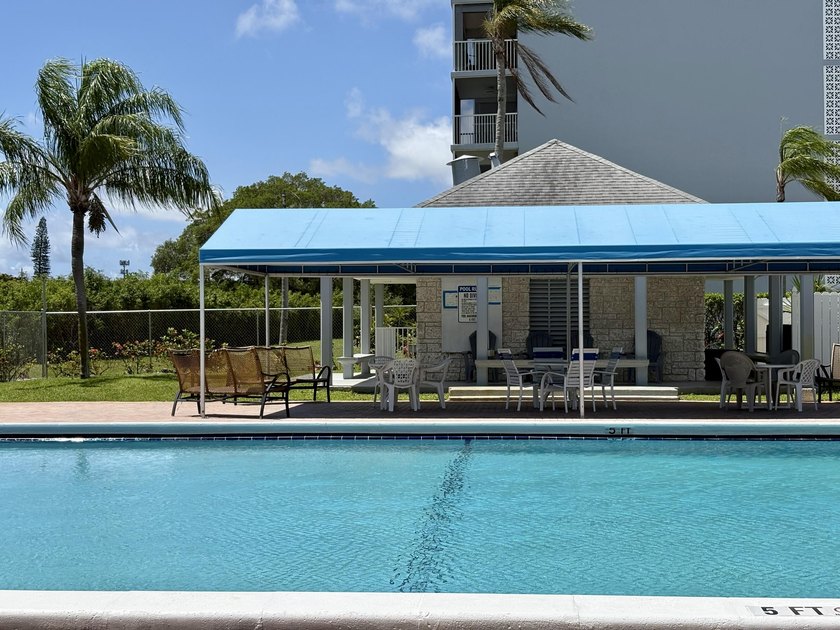 Live in the heart of Boca Raton in this spacious 2-bedroom - photo 32