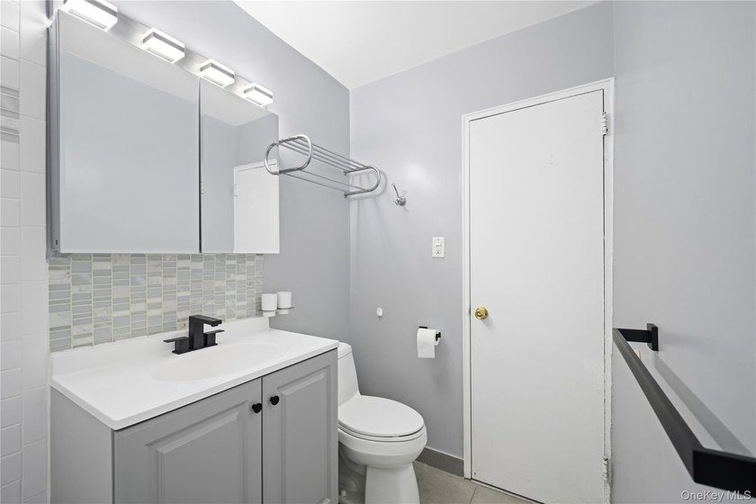 Spacious 2-bedroom, 2-bath co-op located in the desirable New - photo 14