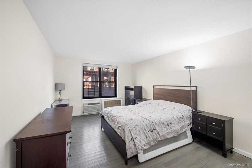 Spacious 2-bedroom, 2-bath co-op located in the desirable New - photo 17