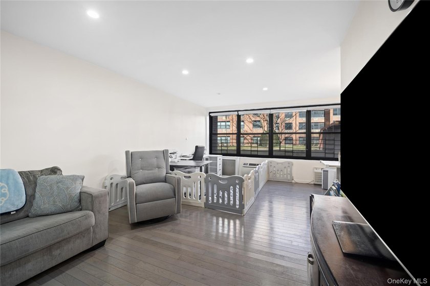 Spacious 2-bedroom, 2-bath co-op located in the desirable New - photo 21