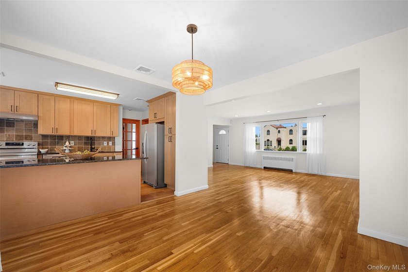 Charming and lovingly maintained wide-line Ranch nestled in - photo 12