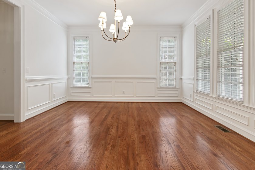 Beautiful home sitting on large cul-de-sac lot in high demand - photo 10