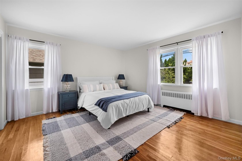 Charming and lovingly maintained wide-line Ranch nestled in - photo 23