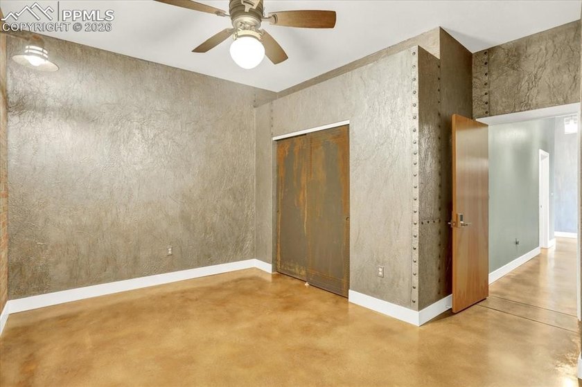Enjoy premier loft living and stunning mountain scenery from - photo 23