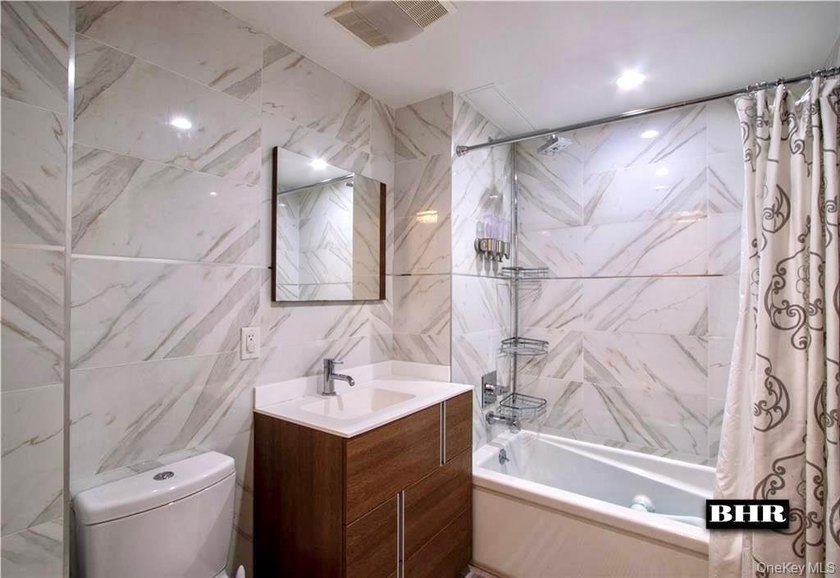 Beautiful 3-Bedroom, 2-Bath Condominium with Parking &amp; Two - photo 9