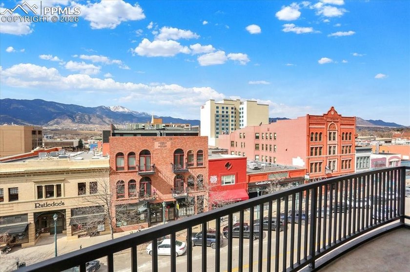 Enjoy premier loft living and stunning mountain scenery from - photo 31
