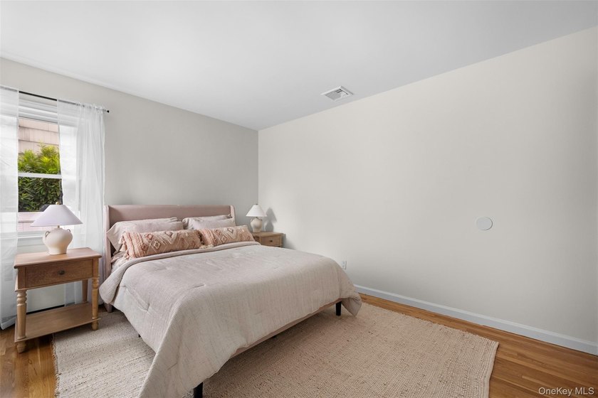 Charming and lovingly maintained wide-line Ranch nestled in - photo 33