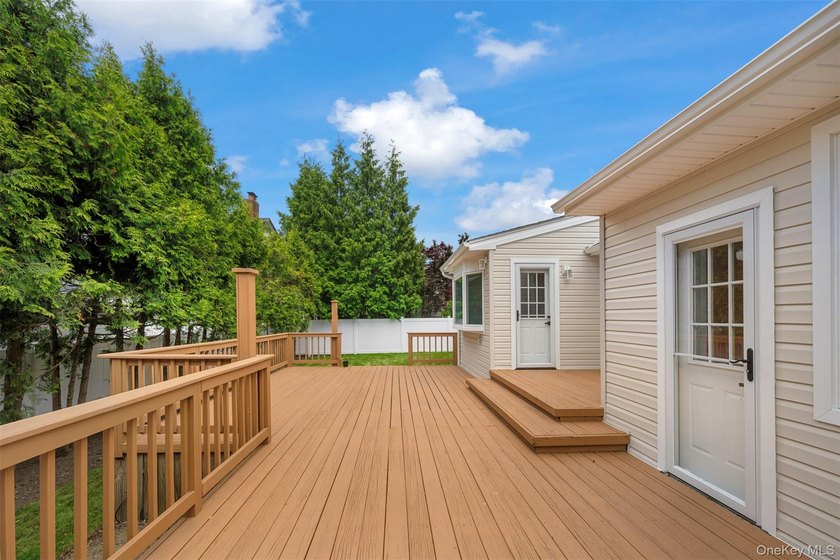 Charming and lovingly maintained wide-line Ranch nestled in - photo 41