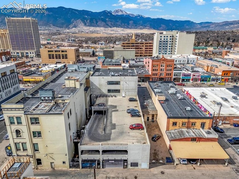 Enjoy premier loft living and stunning mountain scenery from - photo 44