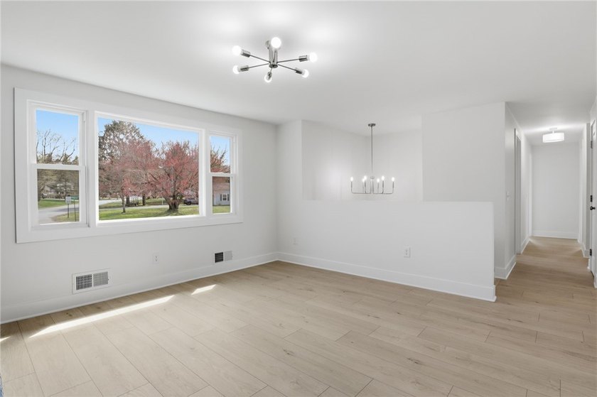 WHY BUILD WHEN EVERYTHING ALL NEW!!! Spacious and fully updated - photo 4