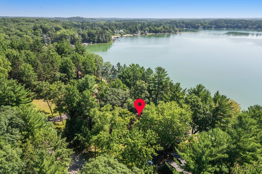 Rare opportunities like this on Pleasant Lake don't come around - photo 12
