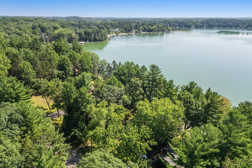 Rare opportunities like this on Pleasant Lake don't come around - photo 13