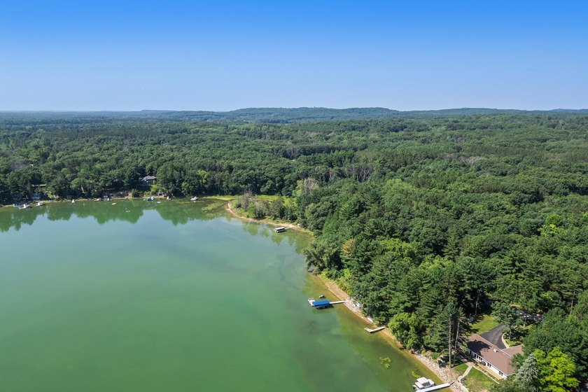 Rare opportunities like this on Pleasant Lake don't come around - photo 23