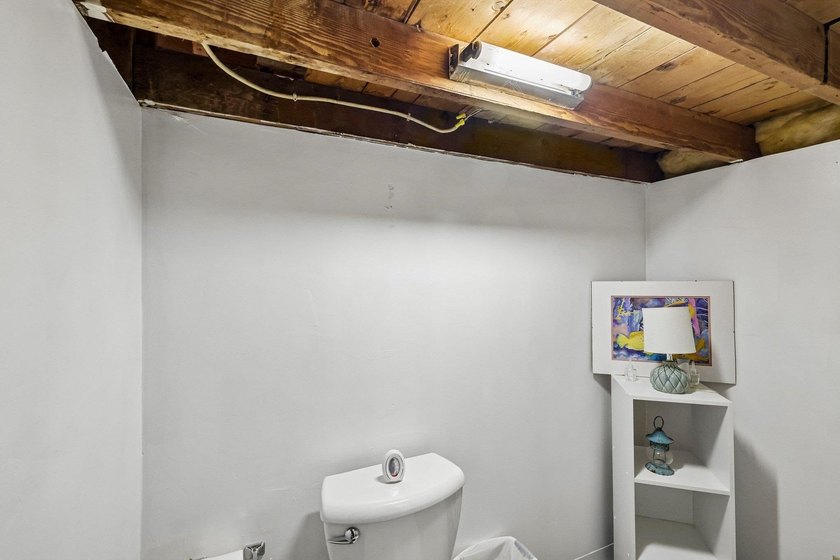 Enjoy a private feel on a spacious lot with this wonderful - photo 29