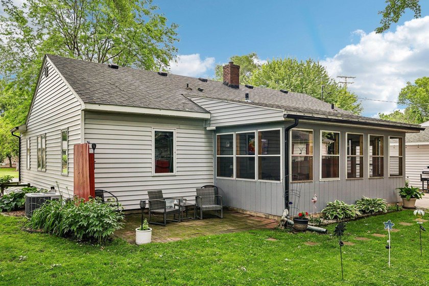 Enjoy a private feel on a spacious lot with this wonderful - photo 43