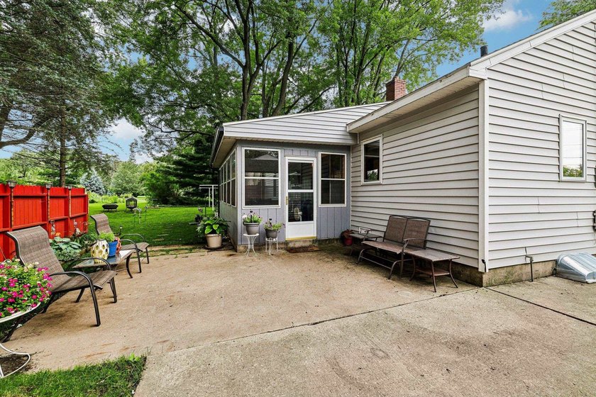 Enjoy a private feel on a spacious lot with this wonderful - photo 45