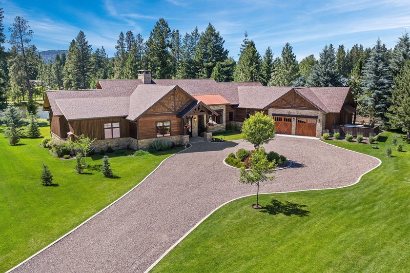 Set within the exclusive, gated enclave of the historic Kootenai - photo 3