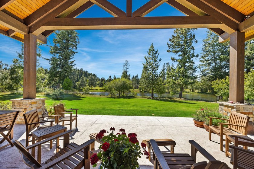 Set within the exclusive, gated enclave of the historic Kootenai - photo 4