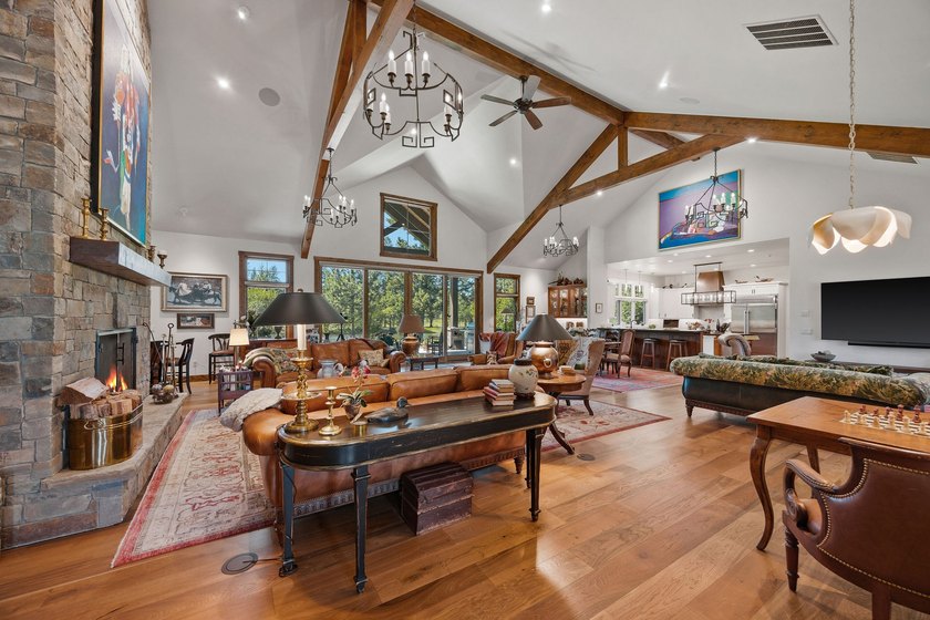 Set within the exclusive, gated enclave of the historic Kootenai - photo 6