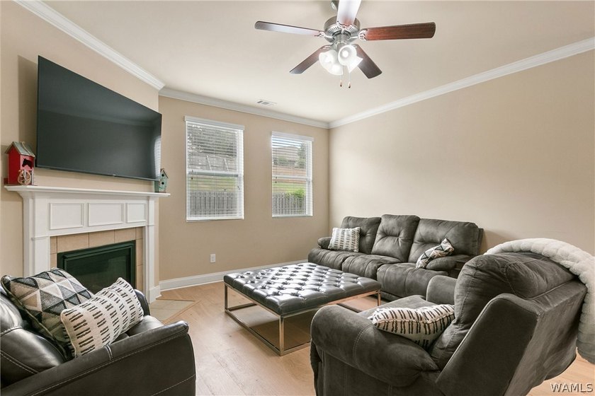 Welcome to spacious living in Neptunes Cove at The Lakes of - photo 7
