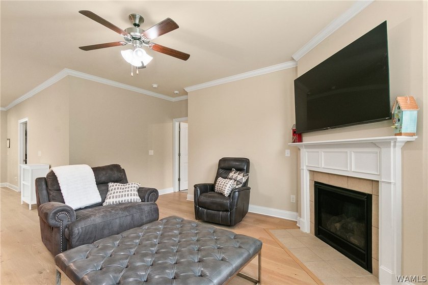 Welcome to spacious living in Neptunes Cove at The Lakes of - photo 8