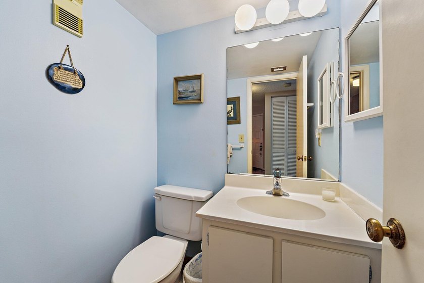 Lovely ground floor condo in one of the most desirable beach - photo 15