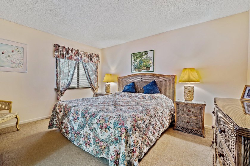 Lovely ground floor condo in one of the most desirable beach - photo 16
