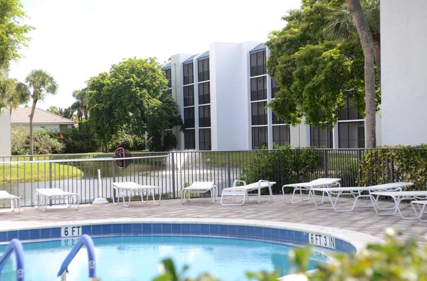 Lovely ground floor condo in one of the most desirable beach - photo 21