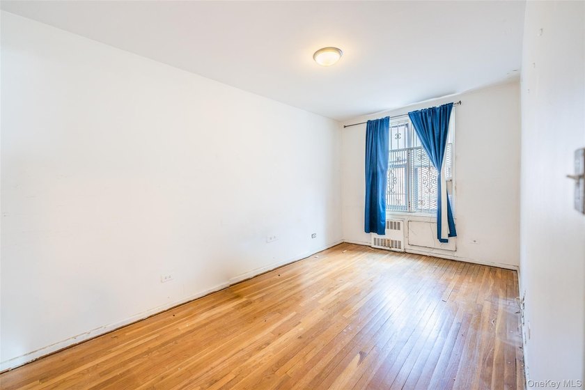 2 bedrooms corner unit located in downtown Flushing.Conveniently - photo 7