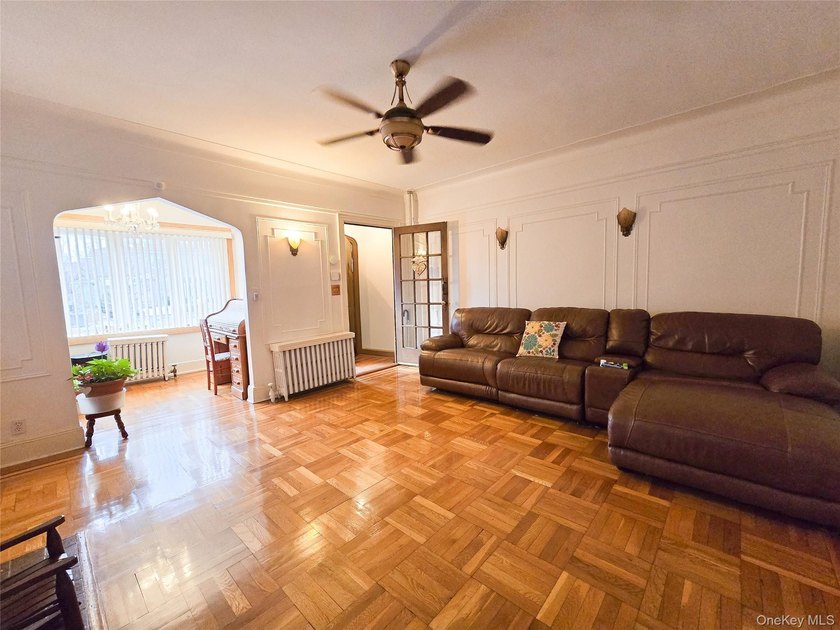 Prime Whitestone opportunity in R3A zoning! Detached Brick - photo 3