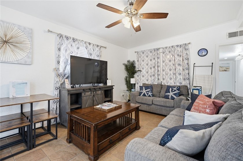 Charming 3-bedroom, 1.5-bath home currently operating as a - photo 7