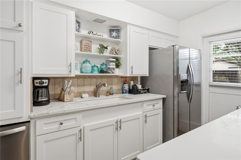Charming 3-bedroom, 1.5-bath home currently operating as a - photo 10