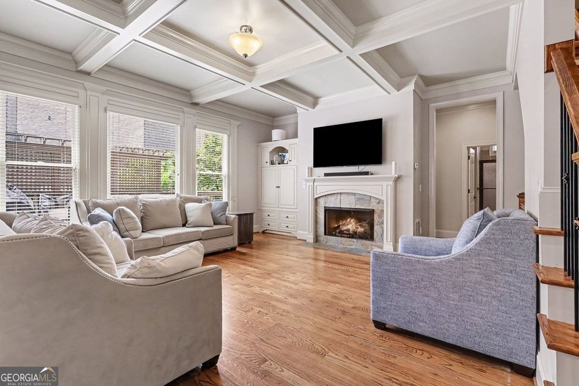 Welcome to this stunning 6-bedroom, 4-bathroom home located in a - photo 14
