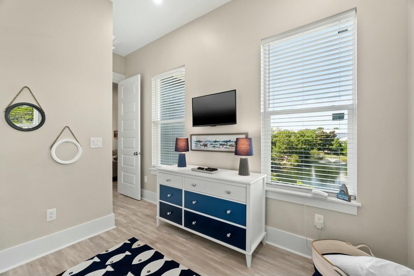 Stunning 4-Bedroom Beach House with Golf Cart - Coastal Living - photo 24