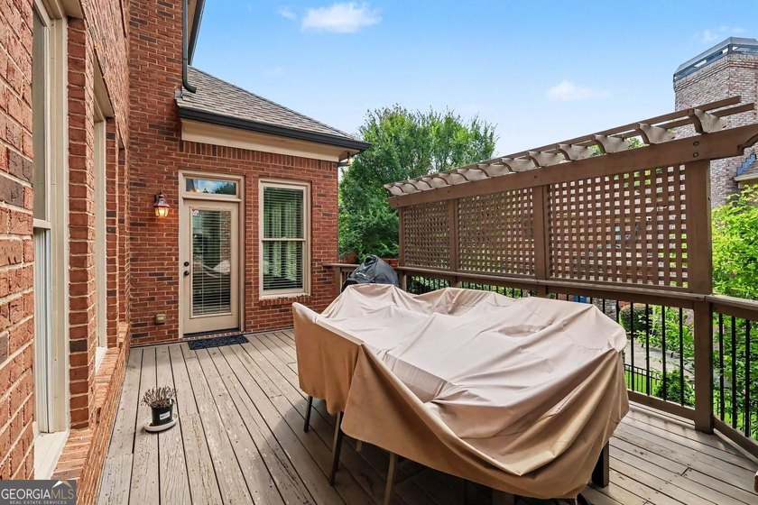 Welcome to this stunning 6-bedroom, 4-bathroom home located in a - photo 44