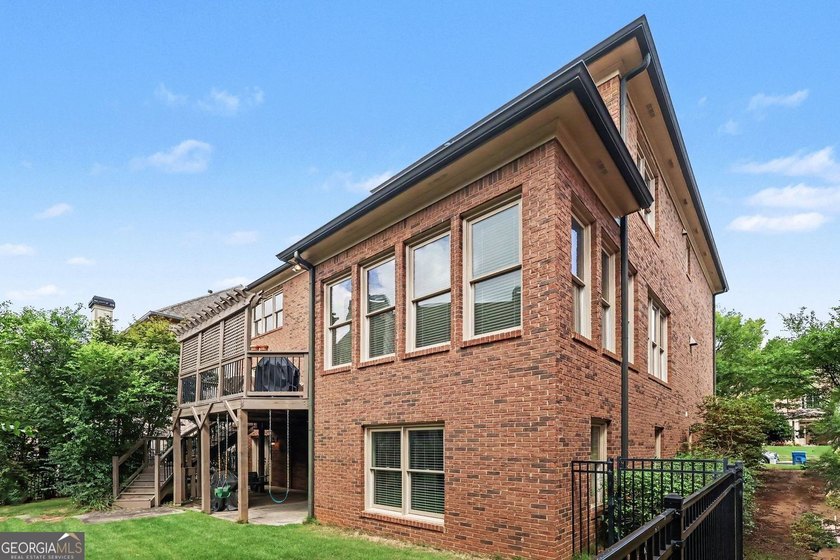 Welcome to this stunning 6-bedroom, 4-bathroom home located in a - photo 47