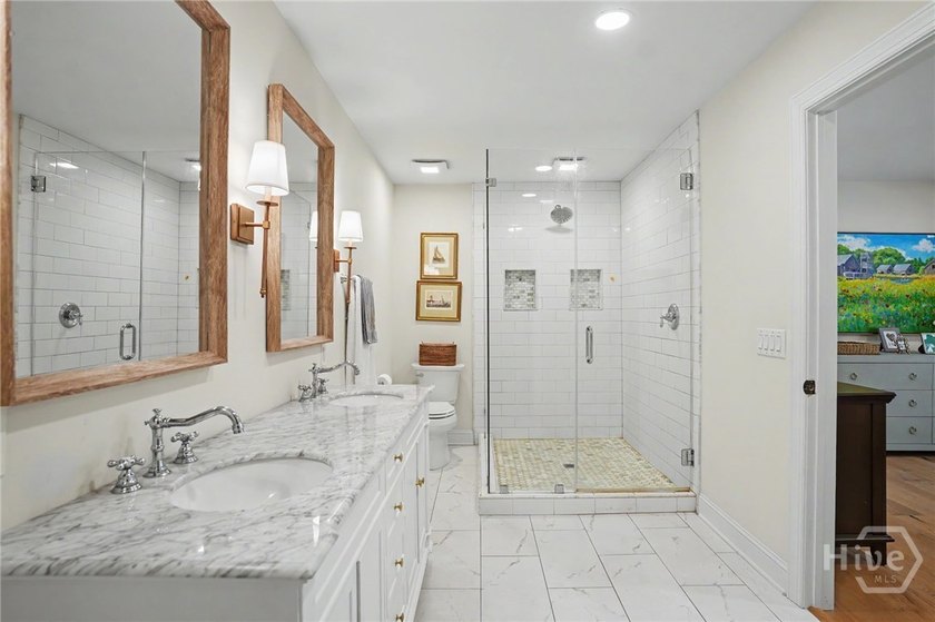 Rare opportunity to own a completely updated, designer-style - photo 22