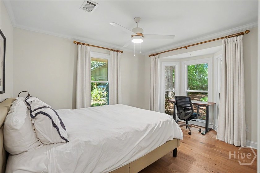 Rare opportunity to own a completely updated, designer-style - photo 24