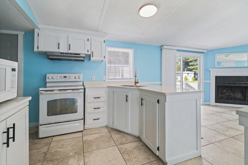 Coastal convenience meets move-in-ready comfort in the heart of - photo 15
