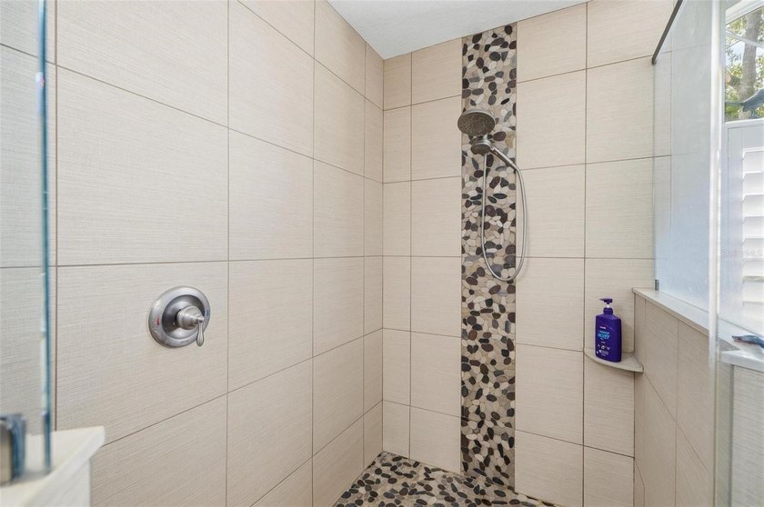 Virtually Staged. Only 1 photo is virtually staged. This home - photo 43