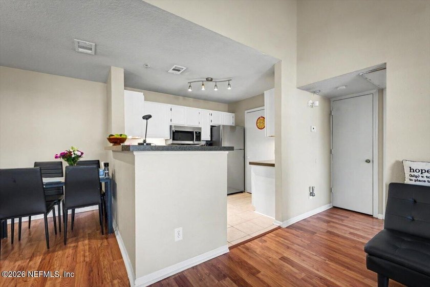 Beautifully updated 2BR/2BA condo in Villas of Timberlin Park - photo 13