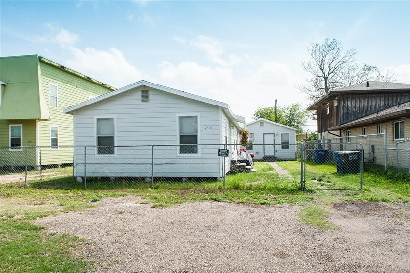 **Investor Opportunity - Fully Occupied Triplex with Expansion - photo 2