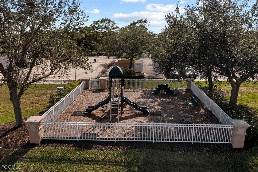 Rarely available courtyard home with private pool, spa, and - photo 44