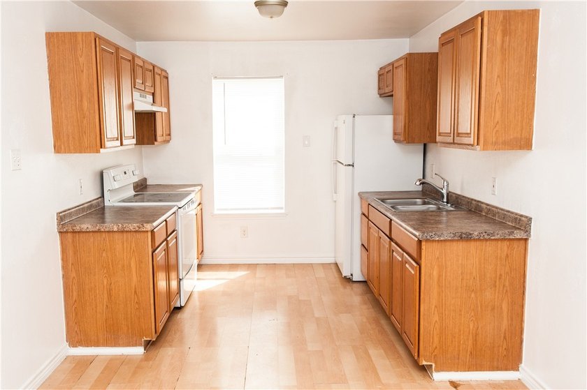 **Investor Opportunity - Fully Occupied Triplex with Expansion - photo 6