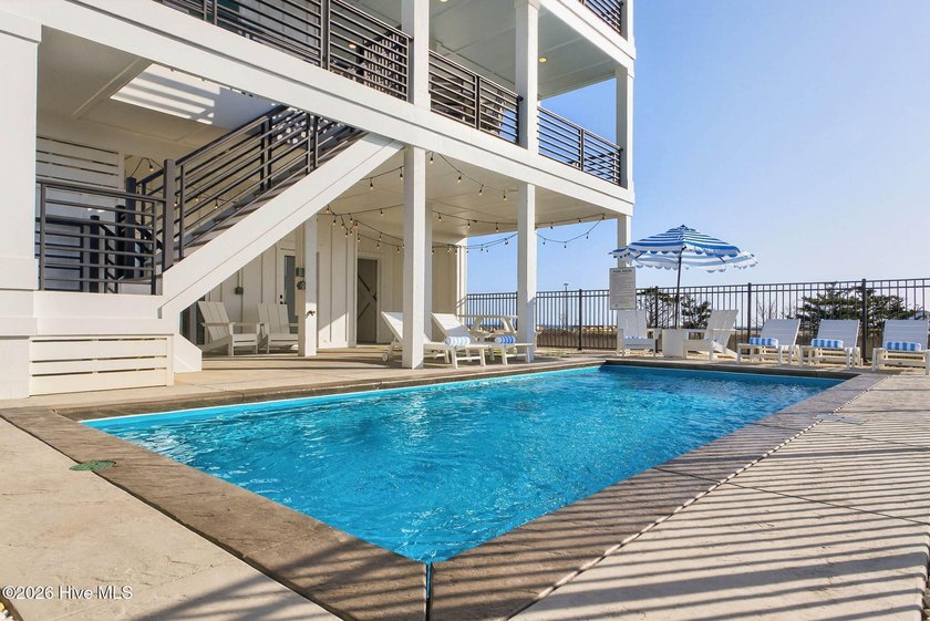 Welcome to 47 Grand View Drive in the exclusive gated community - photo 6